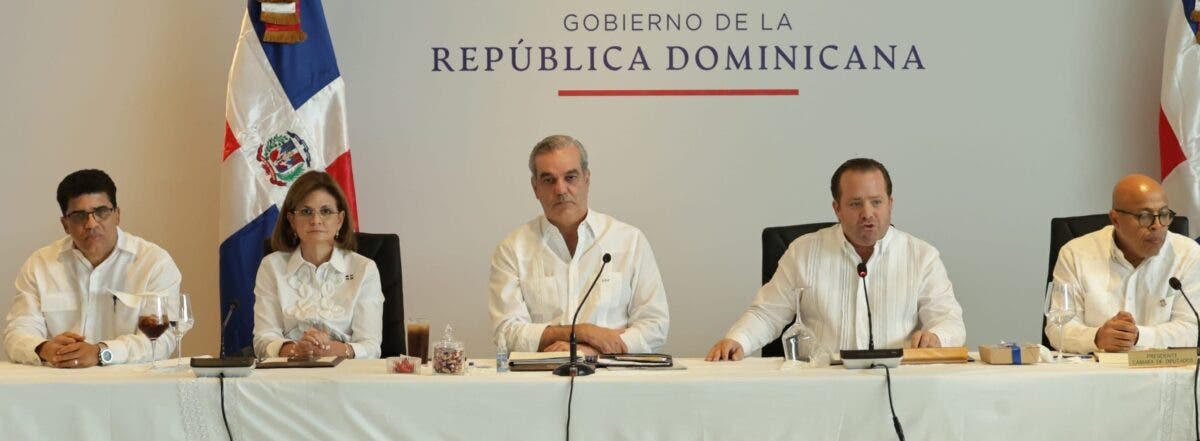 Luis Abinader pasa balance a ejecuciones de obras en SDE