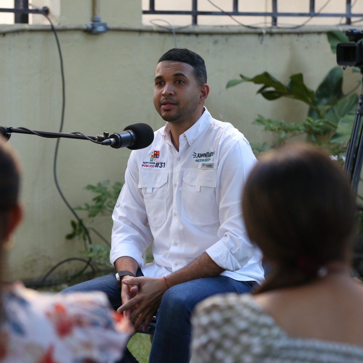 Ministro de la Juventud presenta el primer episodio del podcast «Hablando con el #31»