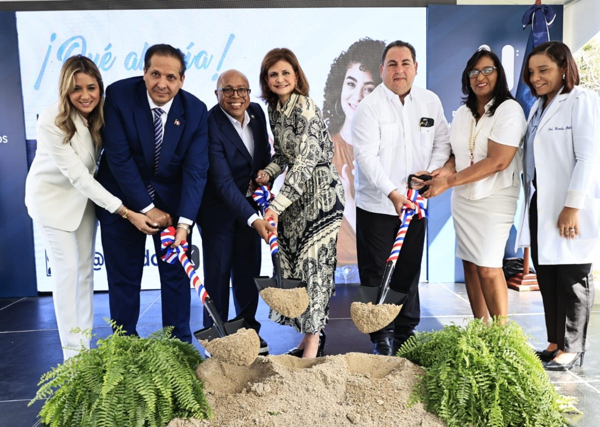 Vicepresidenta da inicio trabajos construcción Unidad de Quemados en Hospital Robert Reid