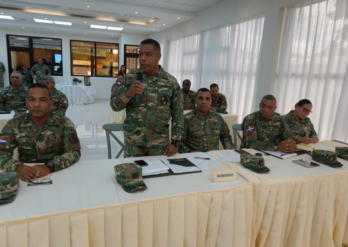 DIGEV fortalece su gestión educativa con reunión de trabajo entre su director general e inspectores 