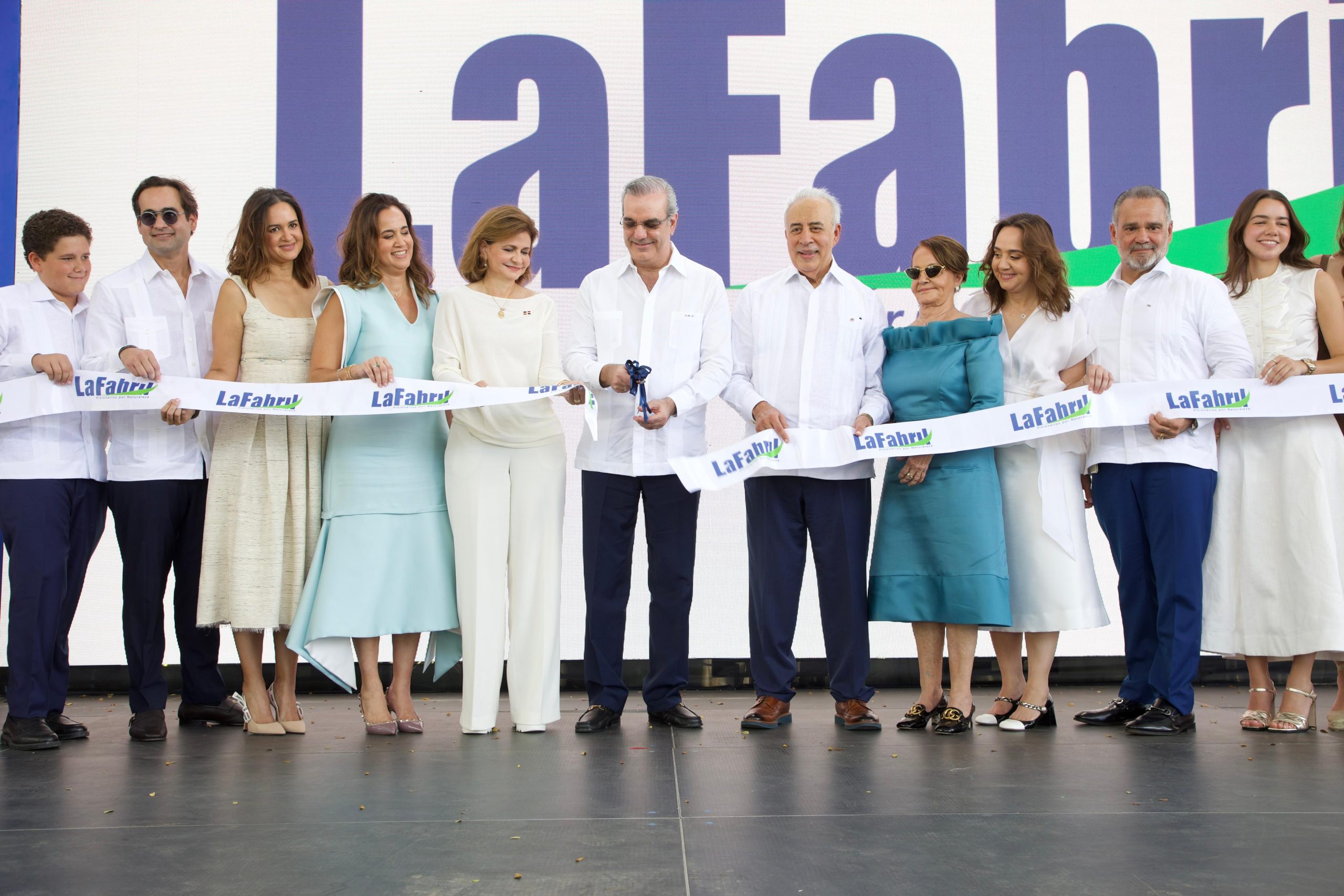 Inauguran 3era. refinería de La Fabril; Bisonó resalta importancia de Santiago en desarrollo de RD