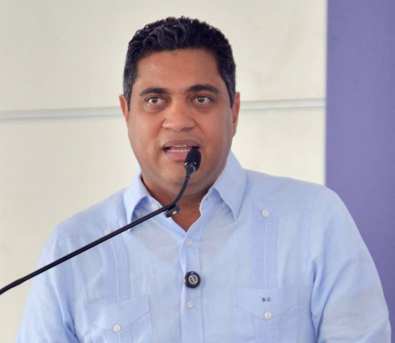 Ministro Deportes elogia presencia Abinader en acto