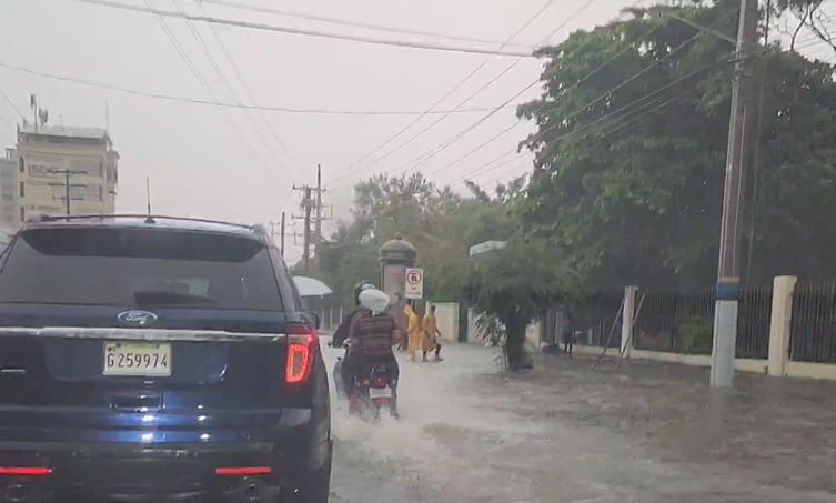 Vaguada continuará provocando lluvias en gran parte del país