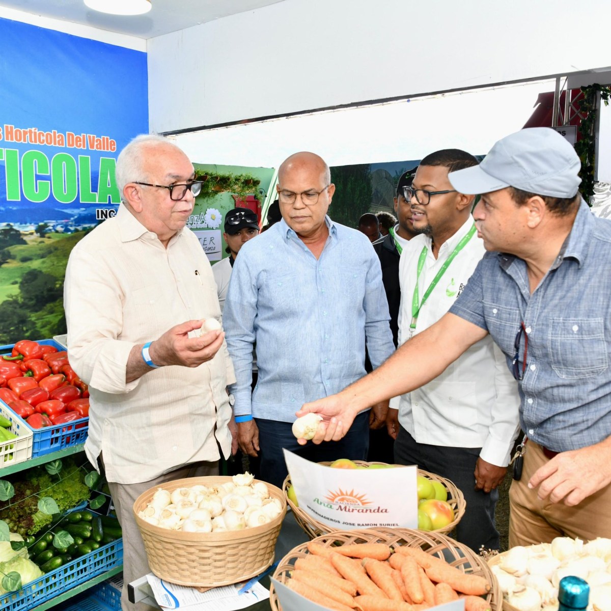 Fernando Durán resalta dinamismo de agricultura de Constanza y el país