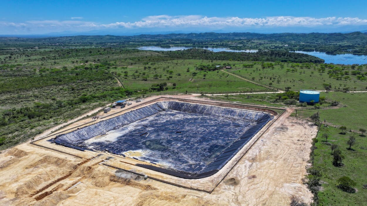 Construyen canales desde presa Maguaca