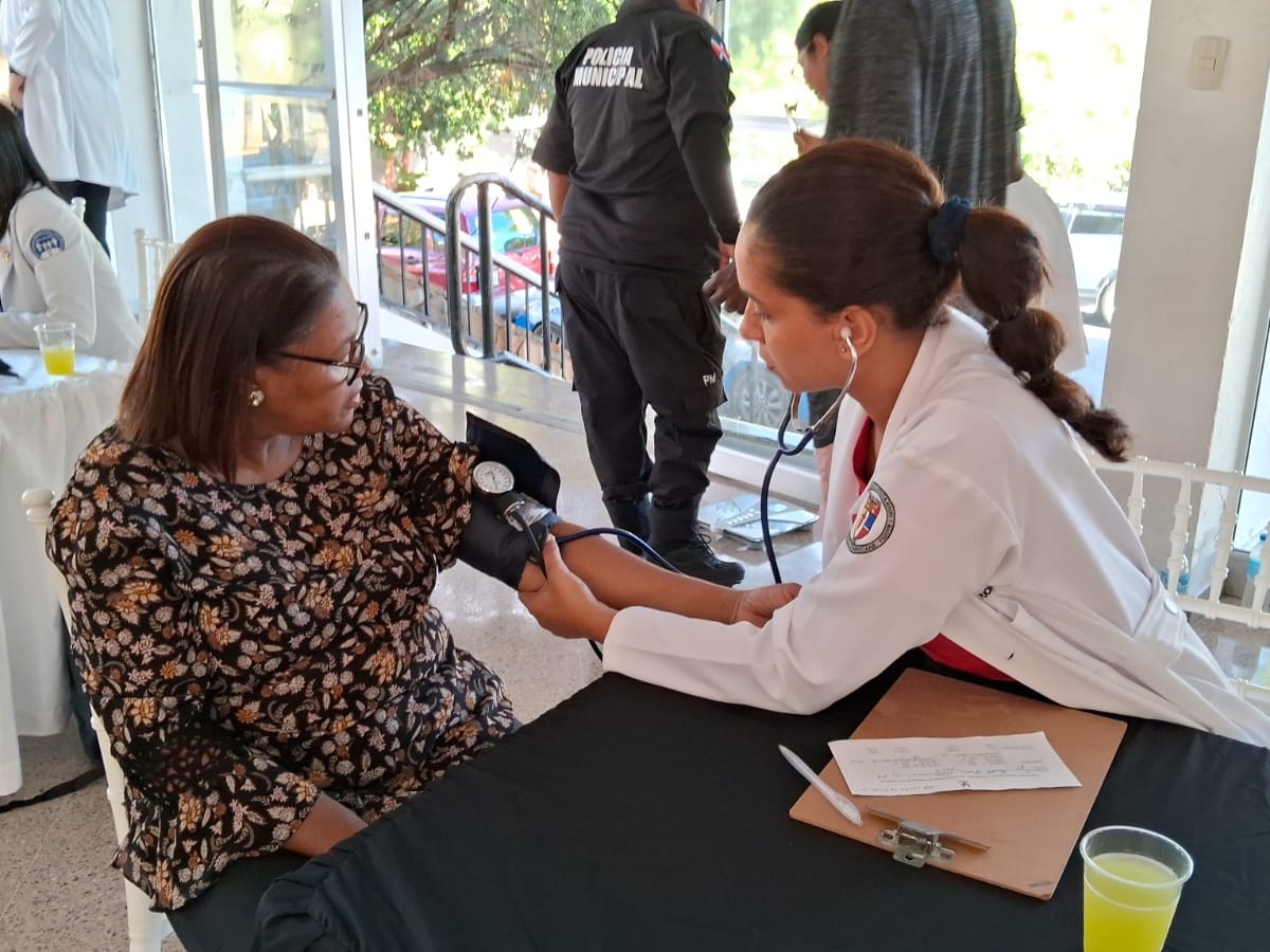 (VIDEO) Realizan operativo médico para empleados de la alcaldía de Santiago