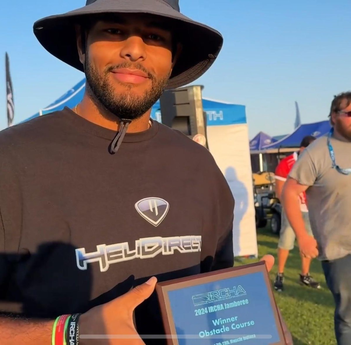 El piloto José Rafael hace historia al obtener el primer lugar en la industria aeronáutica en Indiana