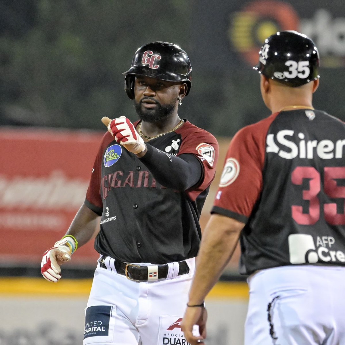 Gigantes consiguen primer triunfo en casa con triple y dos sencillos de Diego Hernández