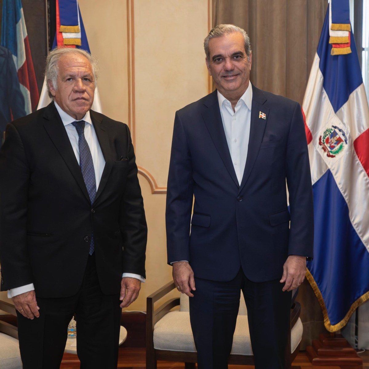 Abinader recibe en el Palacio Nacional al secretario general de la OEA, Luis Almagro