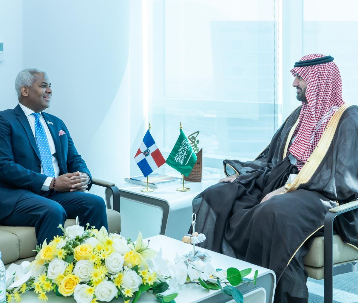 Embajada de RD y entidad de Arabia Saudita conversan sobre mercado laboral