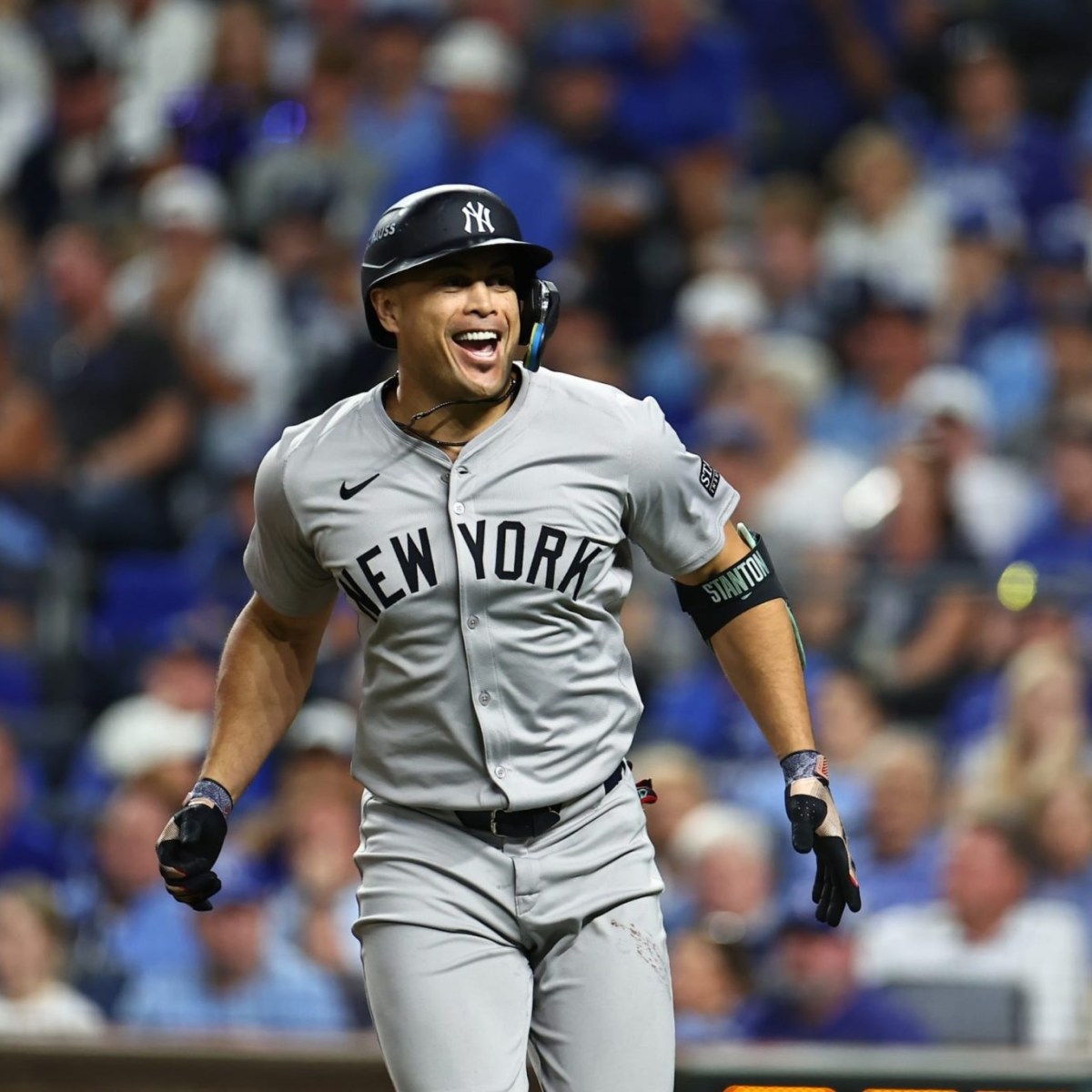 Stanton y Soto resonden y Yanquis se colocan a un paso de la Serie de Campeonato