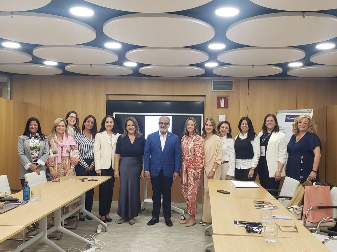 Cónsul dominicano en Madrid, apoya a mujeres sector empresarial