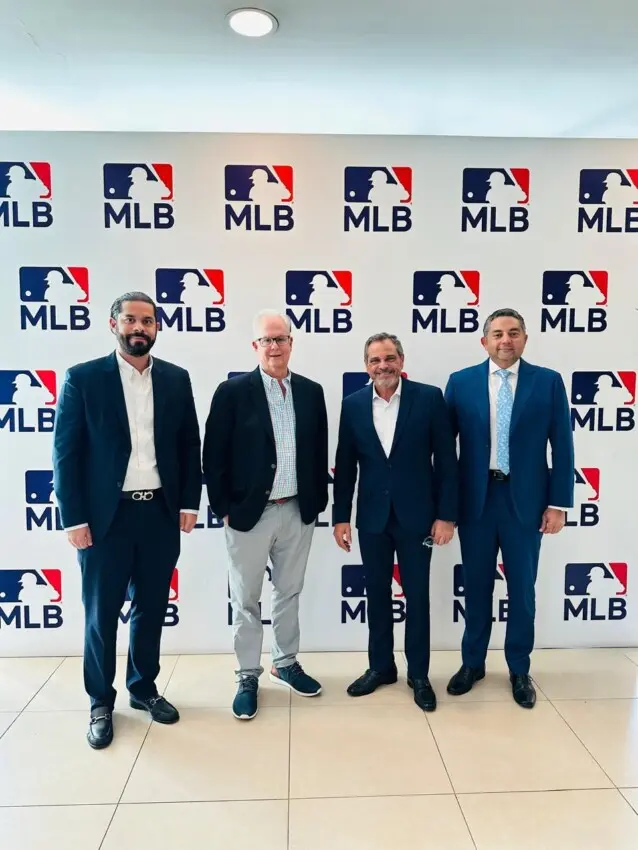 Representantes MLB y Comisionado de Béisbol se reúnen para fortalecer registros academias en RD