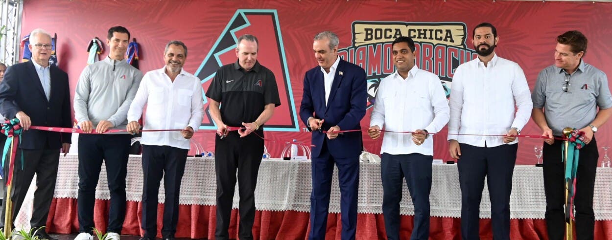 Inauguran por todo lo alto Academia de Arizona RD