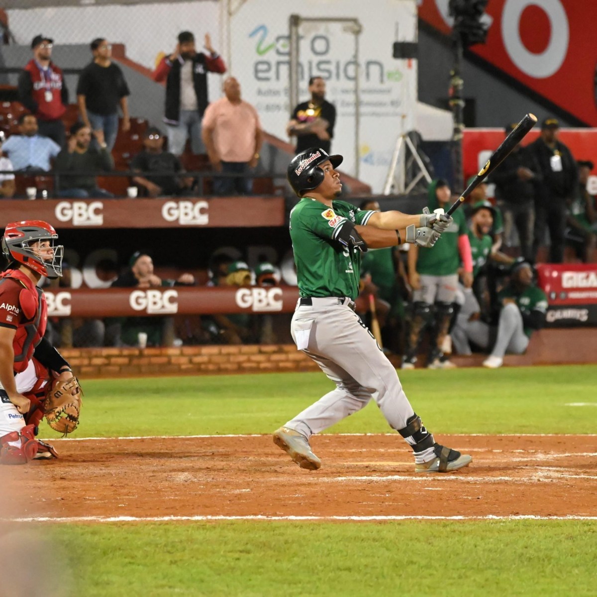 Grand slam de Enmanuel Valdez define la victoria de las Estrellas