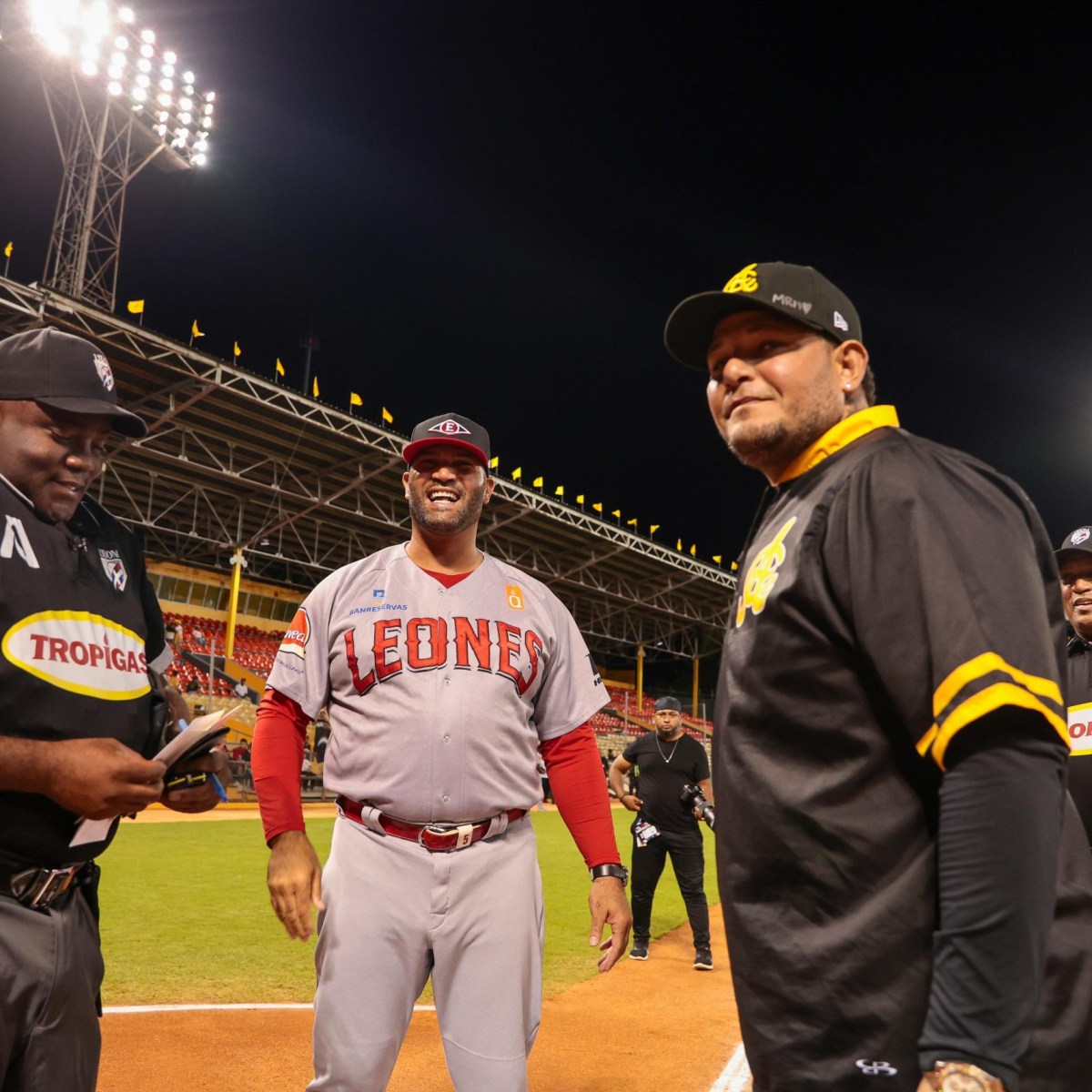 Pujols le gana el duelo a Yadier en Santiago y Escogido sigue en la cima de Lidom