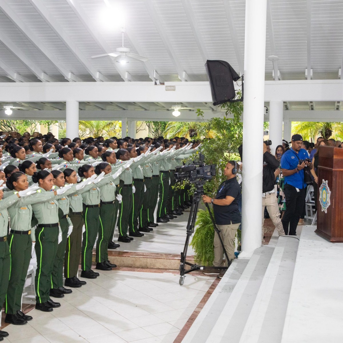 Abinader encabeza graduación de nuevos policías en Campus Gaspar Hernández