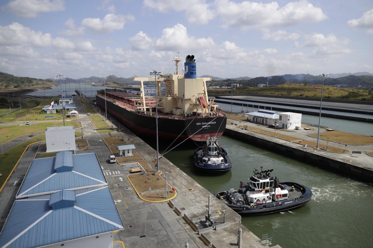 Aranceles de Trump podrían perjudicar Canal de Panamá, según analistas