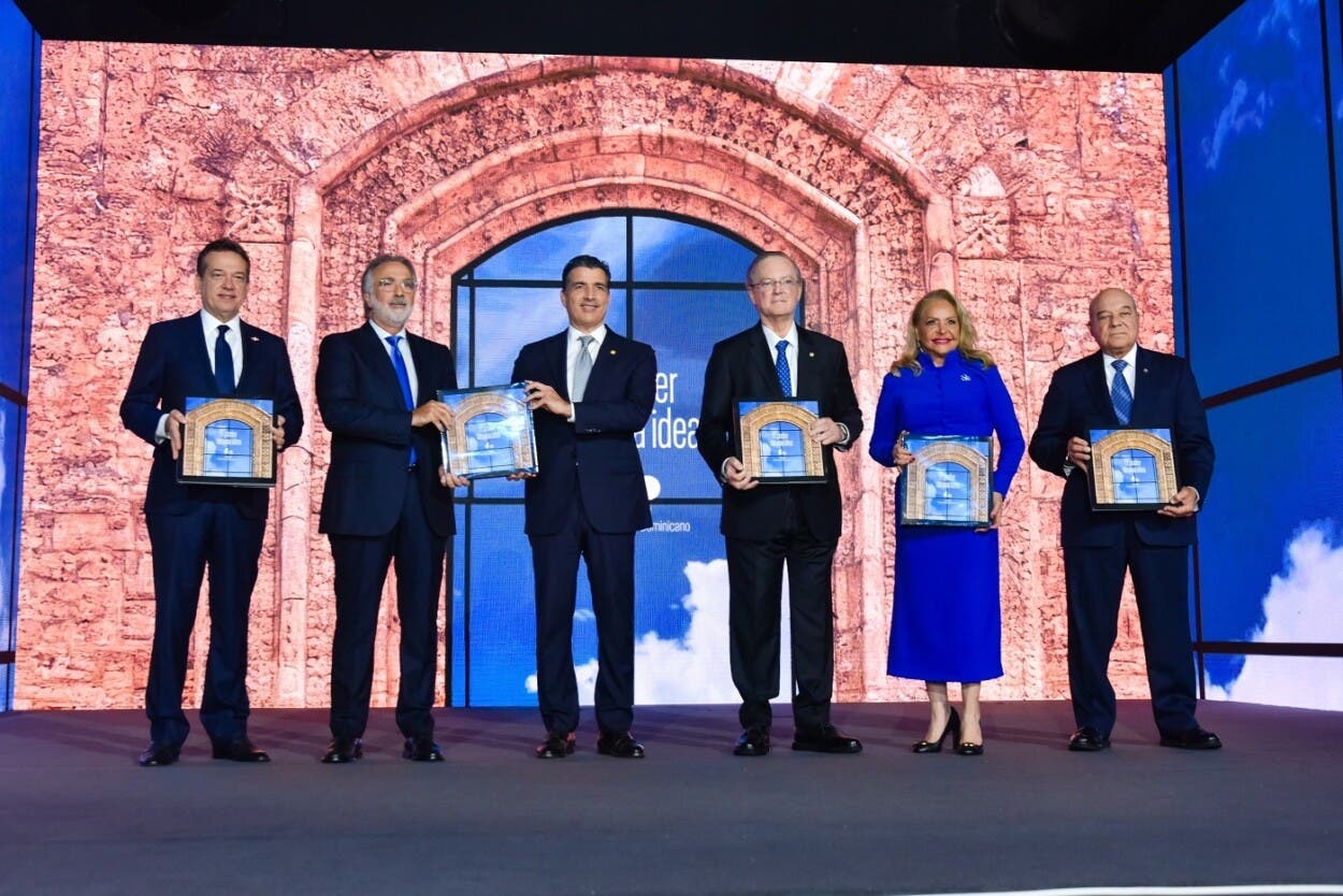 Banco Popular presenta libro institucional en 60 aniversario