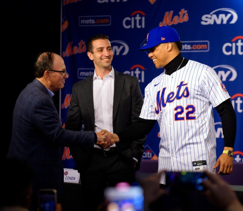 Dueño de los Mets vende dos equipos