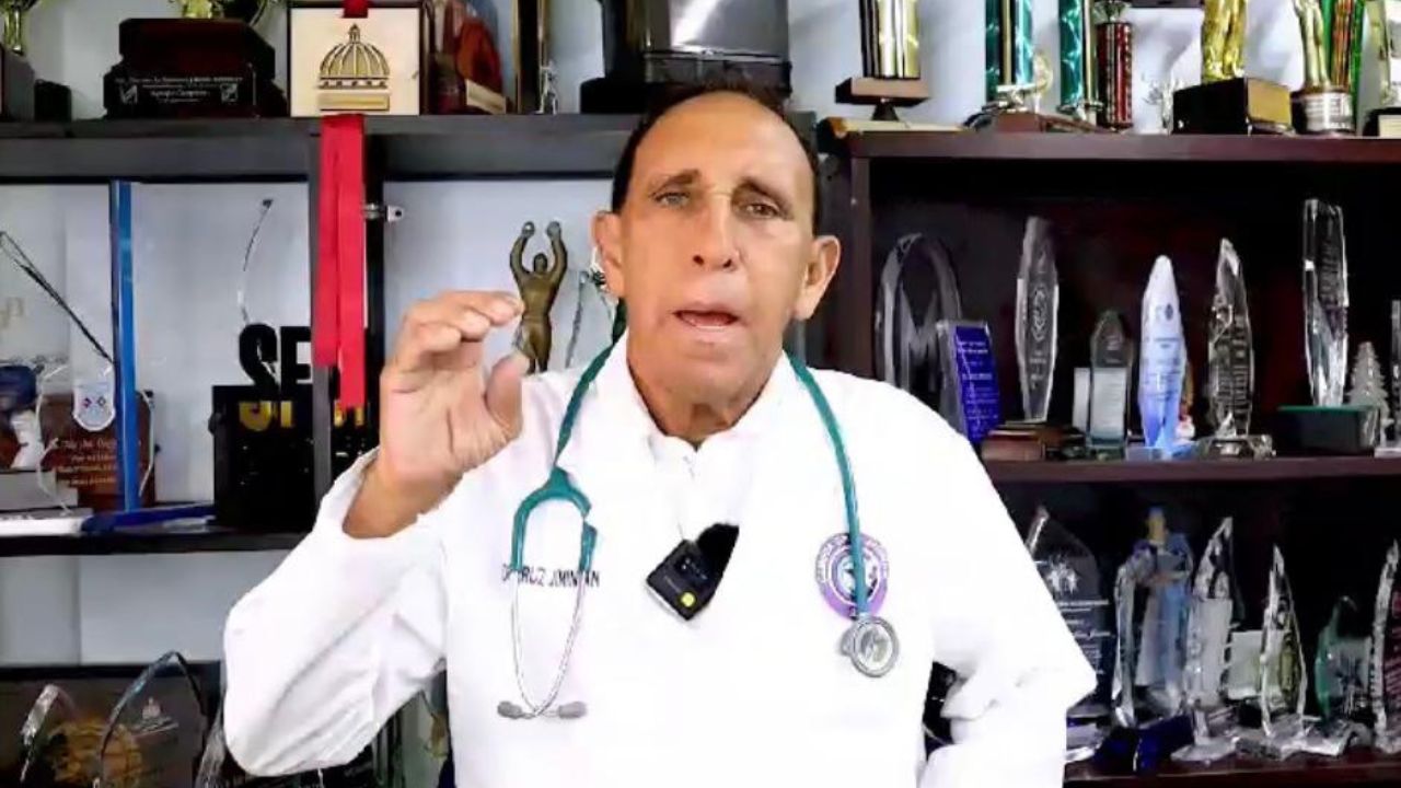 Doctor Cruz Jiminián denuncia uso de su nombre e imagen en falso estimulante sexual; interpone querella