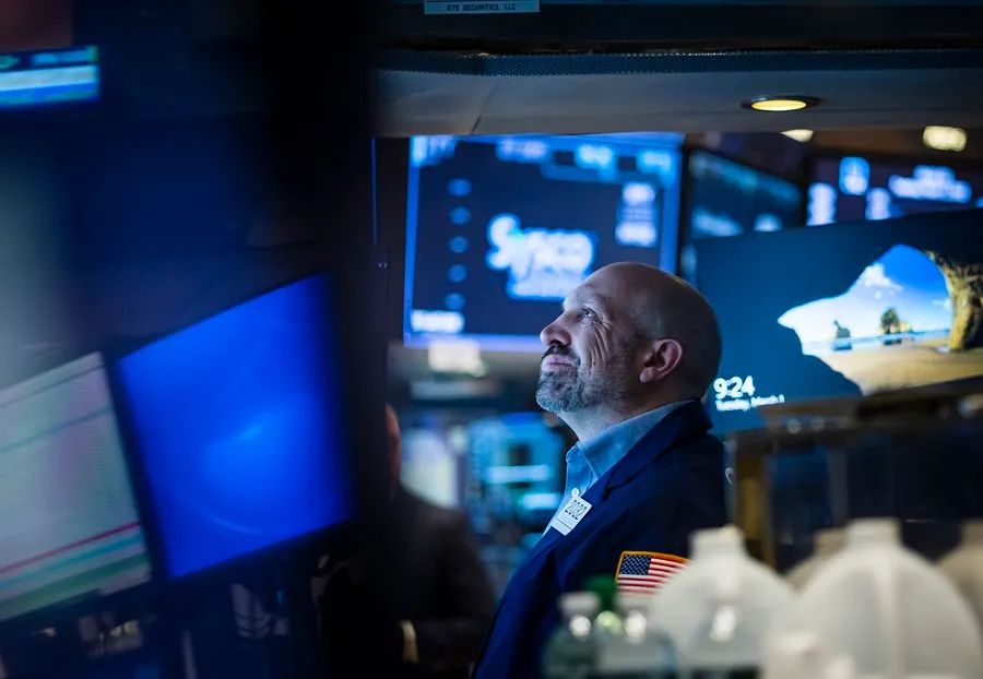 Wall Street abre en verde frente a la inflación de EE.UU.