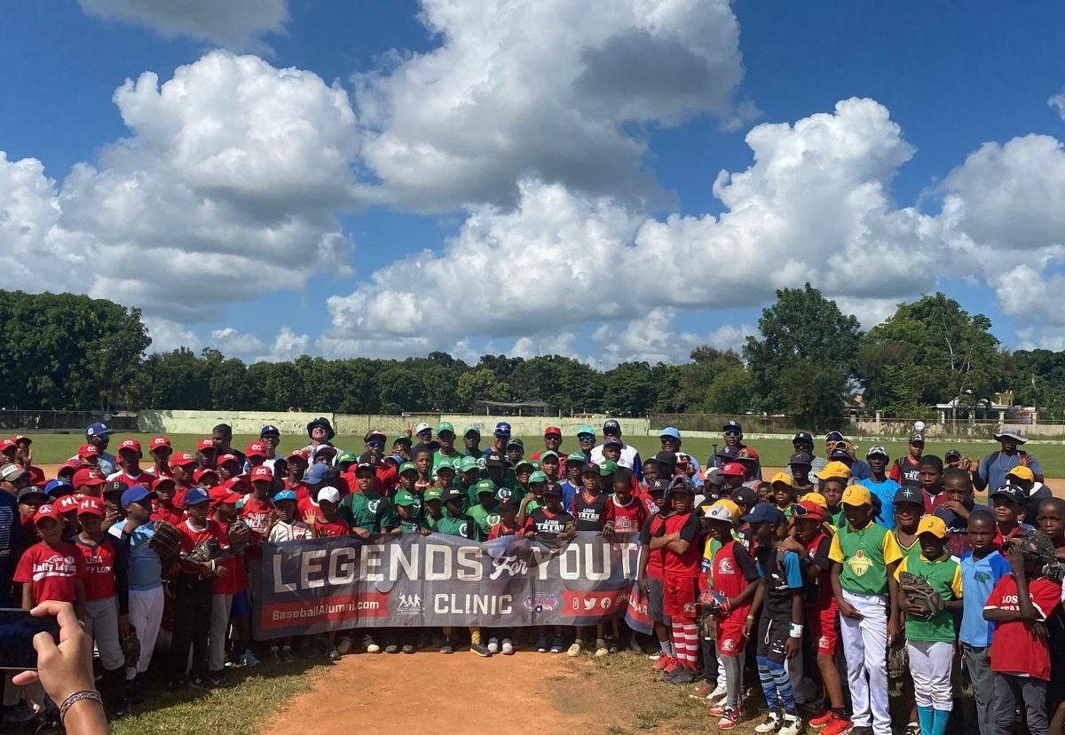 ImpACTA Kids Foundation y MLBPAA llevan alegría a más de 200 niños en Consuelo