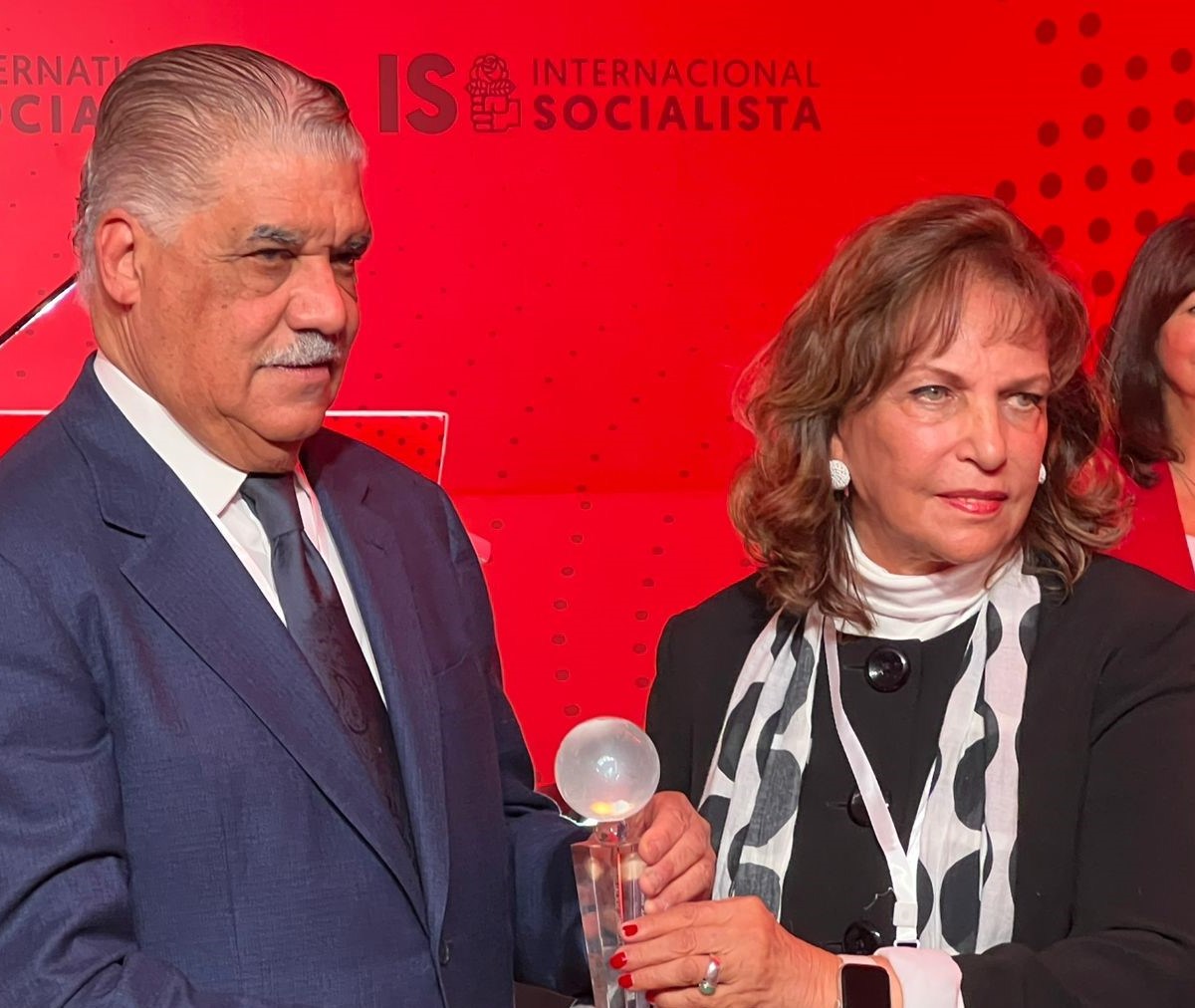  Miguel Vargas resalta el premio José Francisco Peña Gómez de la Internacional Socialista