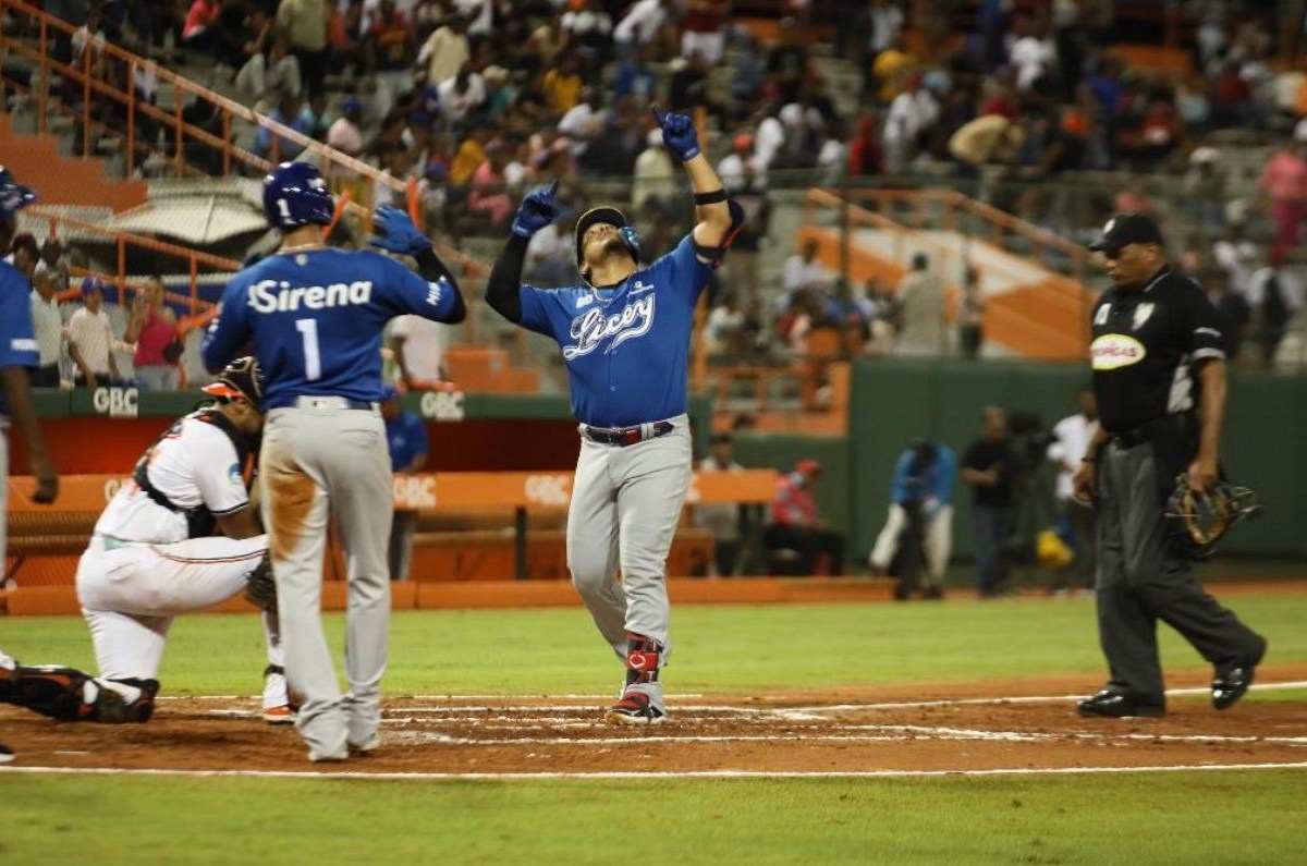 Licey vence fácil a los Toros