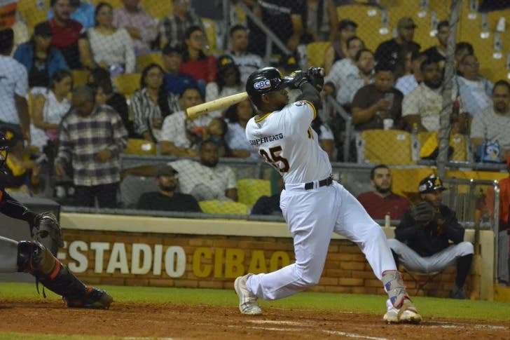 Águilas suman sexta victoria corrida; ponen en riesgo a los Toros con victoria 12-3