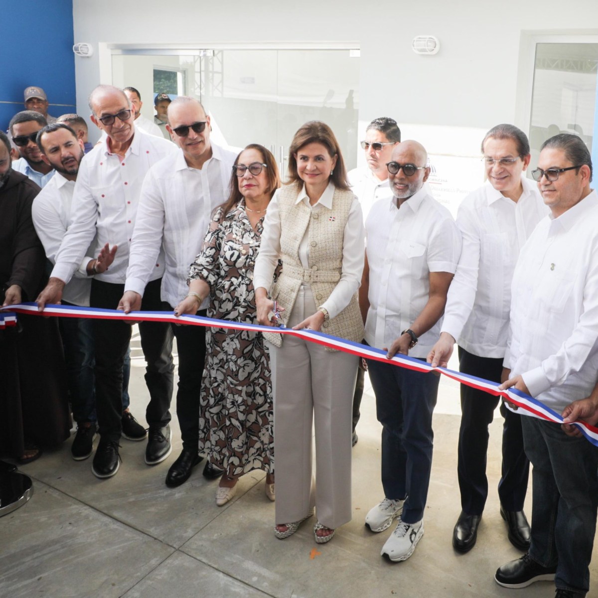 Vicepresidenta Raquel Peña inaugura moderno destacamento policial en Puñal, Santiago