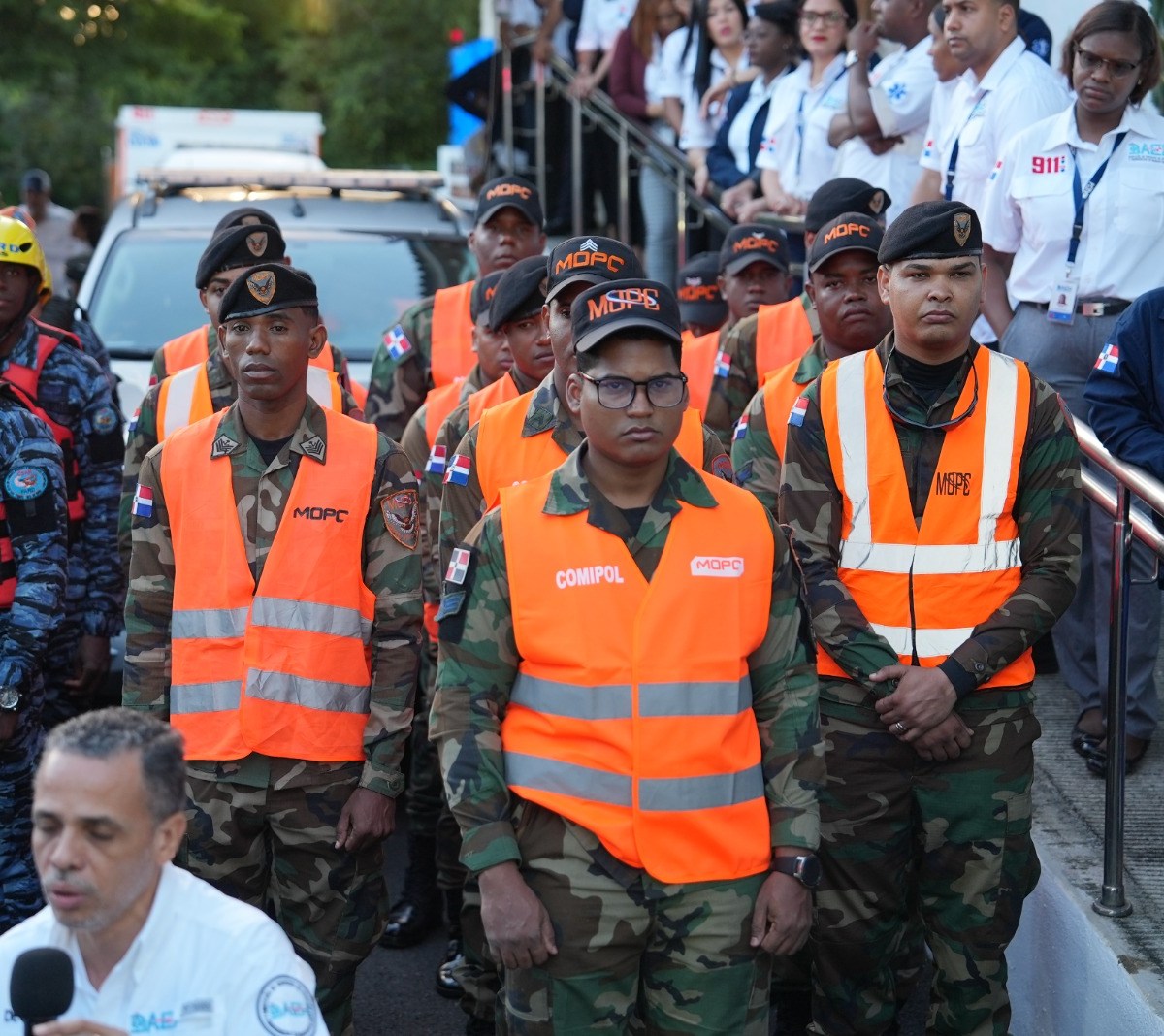 Con un clima lluvioso, dominicanos preparados para celebrar las festividades de Nochebuena y la Navidad