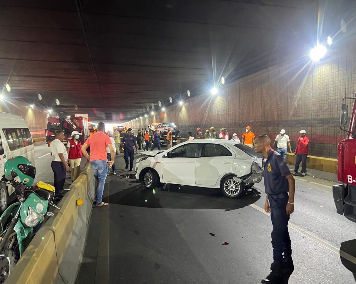 9-1-1 controla emergencia por fuga de gas tras accidente en el túnel 27 de Febrero