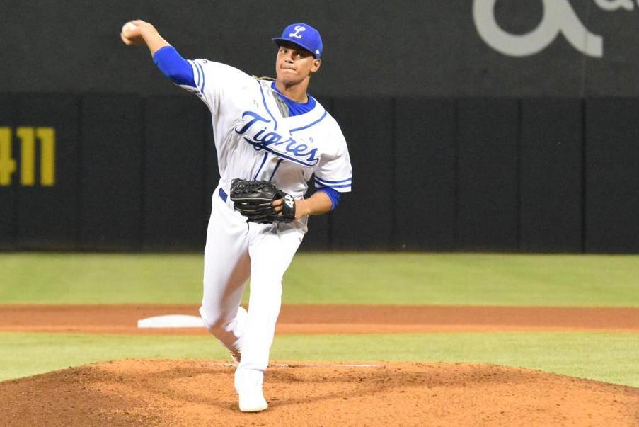 Albert Abreu terminó su participación con los Tigres del Licey