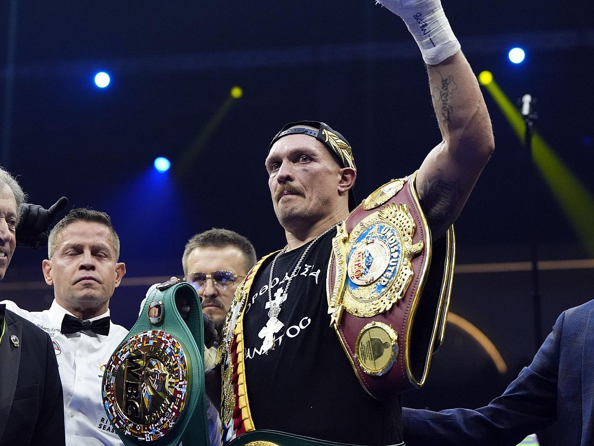 Usyk se reafirma como el rey de los pesados tras la revancha con Fury