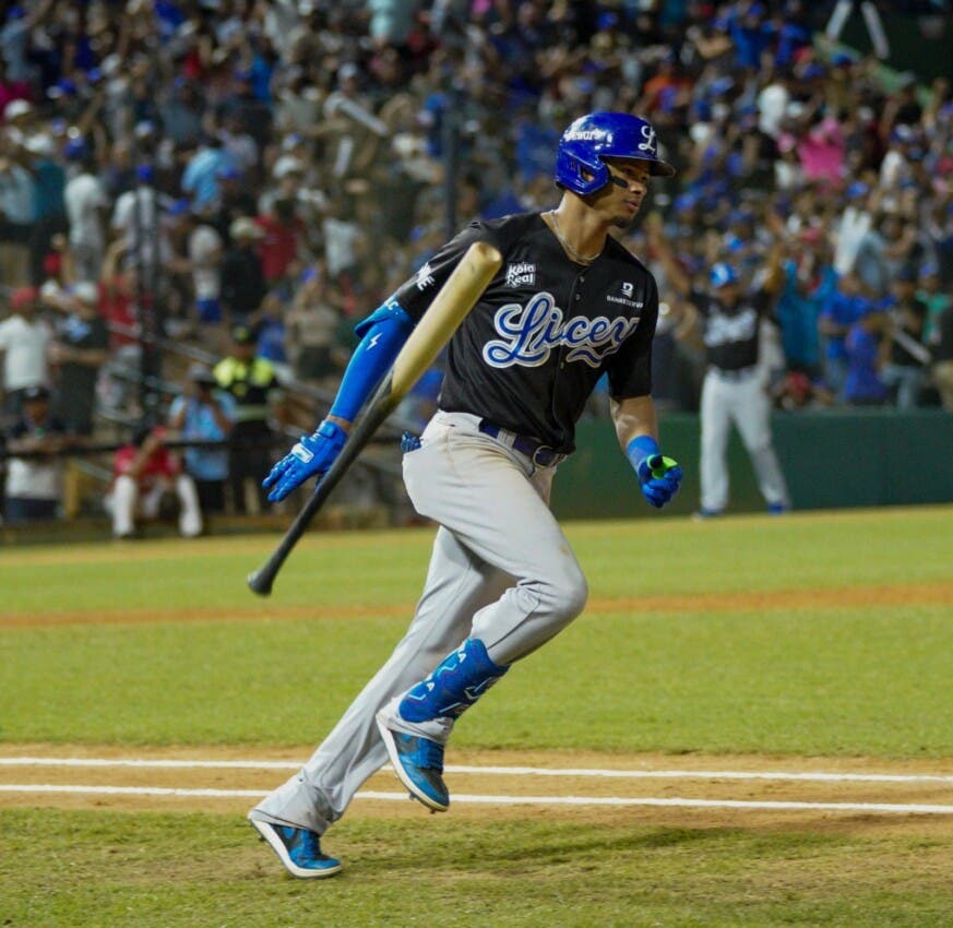 Licey vence Leones 5-4; se consolida en la cima